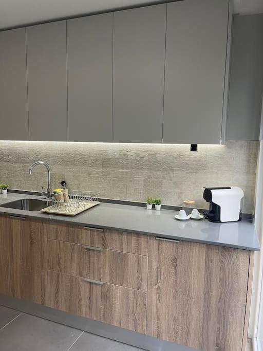 בריירו Lovely 2 Bedroom Apartment In South Lisbon מראה חיצוני תמונה
